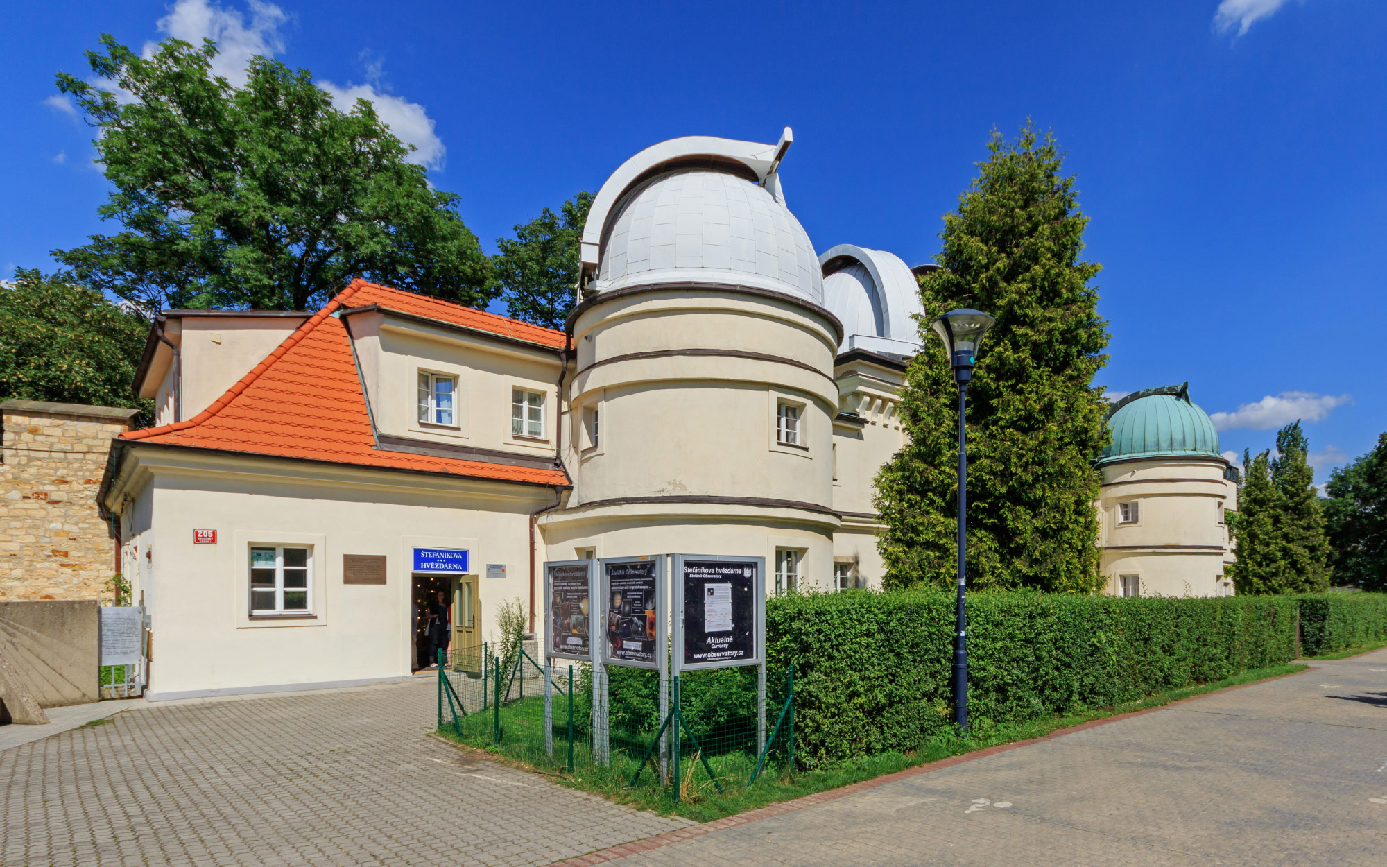Prague (Photo License: Free Art License)
